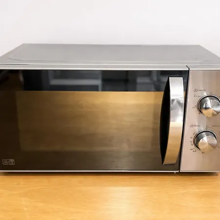 Modern With Private Entrance * Manchester