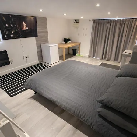 Modern With Private Entrance