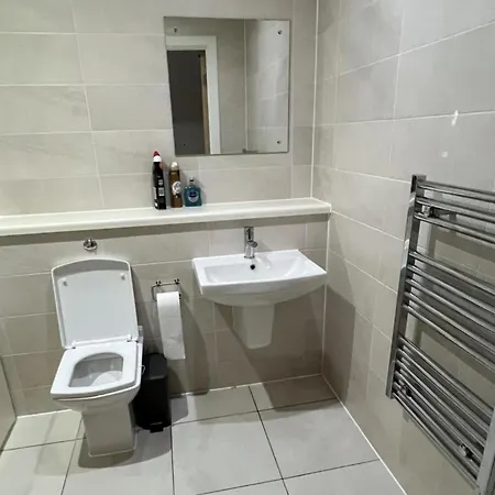 아파트 1 Bed Sleeps 2 - Wifi & Tv 맨체스터