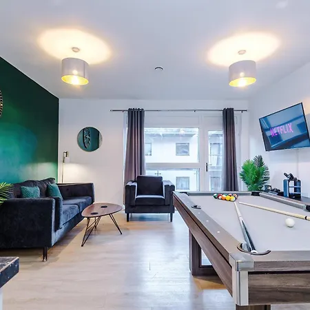 New, Luxe 2br, Manchester, Pool Table, Parking, Balcony, Ps4 Manchester