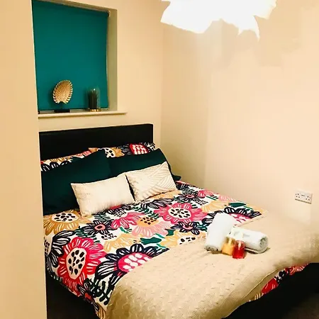 Cozy 1 Bedroom Camping *