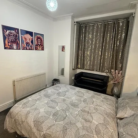 Comfortable Near Centre Manchester