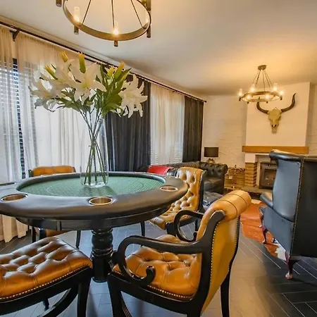 בית נופש Spacious 2 Bedroom House Sleeps 4 L On-street Parking L The Cosy Corner Nationwide *