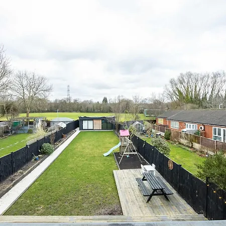 Stunning Family With Hot Tub In Worsley Casa vacanze *