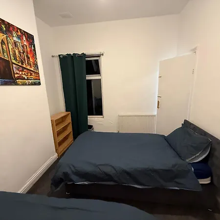 Twin Near Centre Manchester