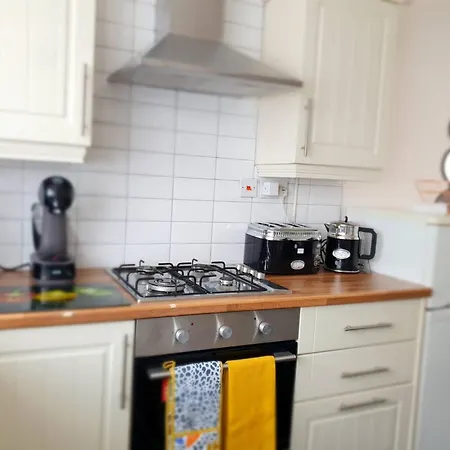 Holiday home Spacious 3br - Nr Clifton Train Station 510min Walk - Garden Free Parking