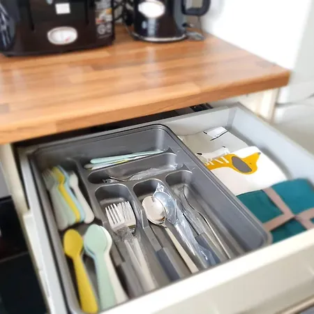 Spacious 3br - Nr Clifton Train Station 510min Walk - Garden Free Parking