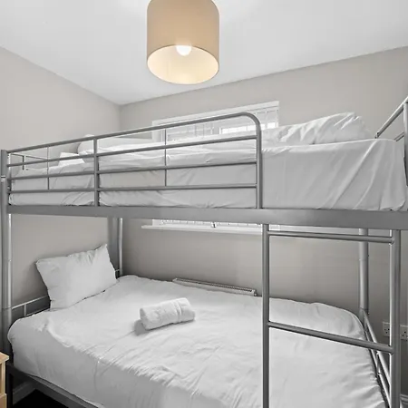 펜션 3 Bed Free Parking *