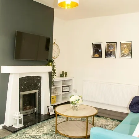 Holiday home 3 Bed - Shefa Homes Manchester