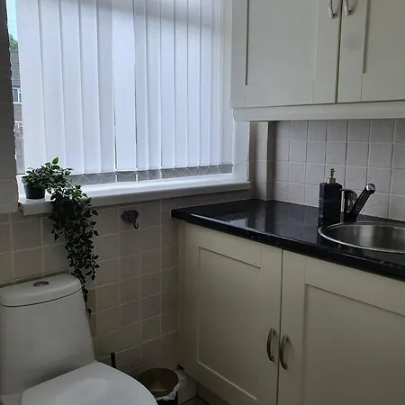 Spacious 3br - Nr Clifton Train Station 510min Walk - Garden Free Parking Casa de Férias *