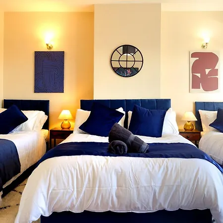 Near Uni And Hospital - Long - Fast Wi-fi - 15 Mins To Manchester