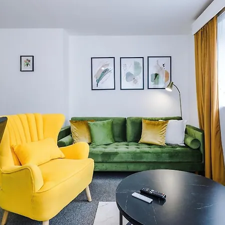 Stylish 2 Bedroom, 2 Bathroom With Free Parking
