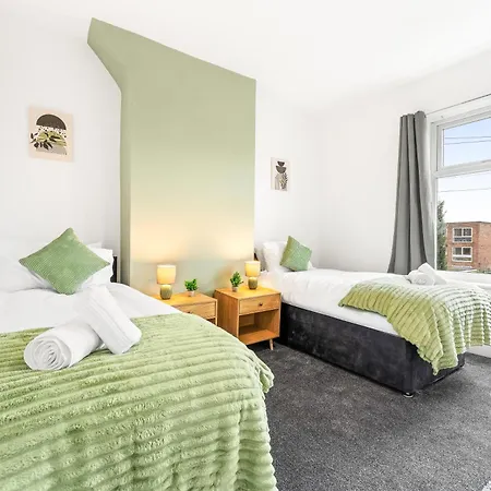 Apartment Comfortable 4 Bed - Free Parking & Fast Wifi