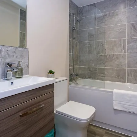 Modern 1 Bed W Fast Broadband 아파트 *