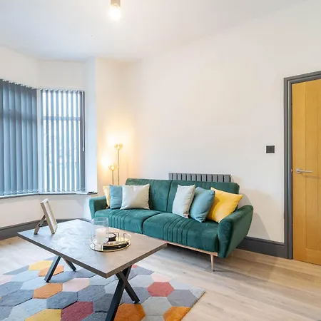 Long - 3br - Sleeps 6 - Free Parking Apartman