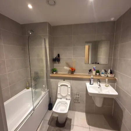 Апартаменты Stylish 1 Bed Apartment, 15 Mins To Old Trafford Манчестер