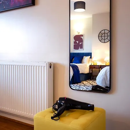 Appartamento Near Uni And Hospital - Long - Fast Wi-fi - 15 Mins To Manchester