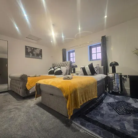 Daire Charming Ground Floor Tudor Free Wifi *