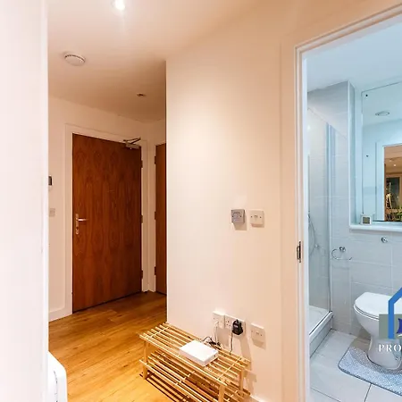 Condo-terrace-gym-games -free Secure Parking- アパート *