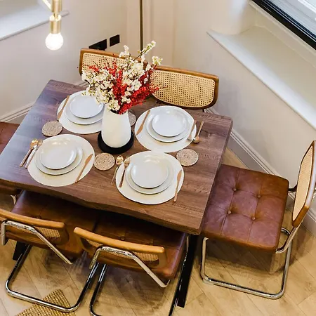 Spacious Location For Families Walk To
