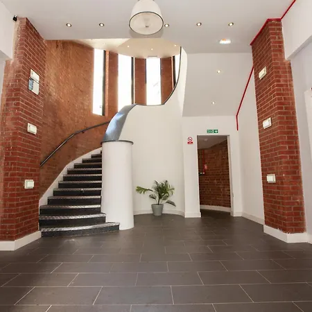 Апартаменты Prime Salford 2Br • Free Parking • Near Mediacity *