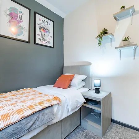Long - 3br - Sleeps 6 - Free Parking * Манчестер