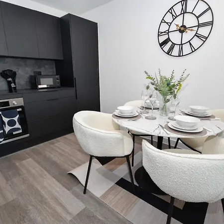 Modern 2 Bedroom In W Balcony Apartmán *