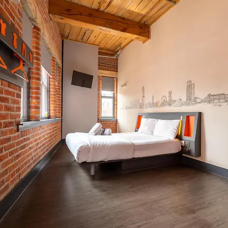 Hotel Easyhotel
