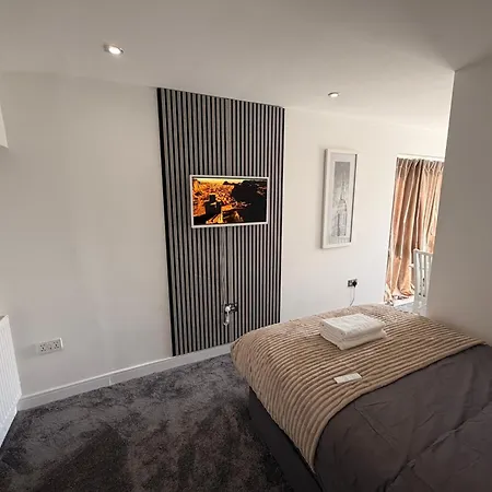 Luxury - Pick A - Free Parking & Kitchen Access, Near Etihad Stadium, The Coop Live & Piccadilly Station, マンチェスター