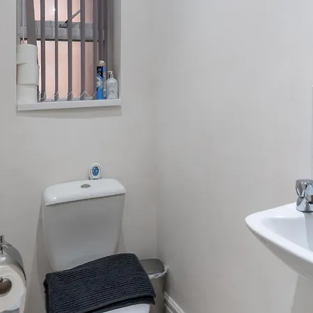 Casa Cove Gf Flat Free Parking - 5min To Hospital Appartement Manchester