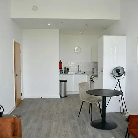 Spacious 1 Bed Near Etihad Manchester