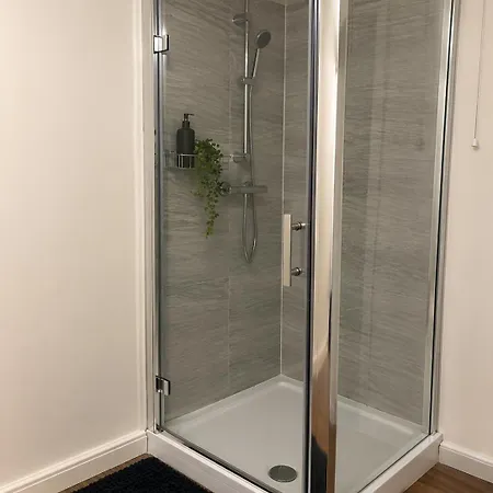 Spacious 2BR Haven for Long-Term Guests Apartamento