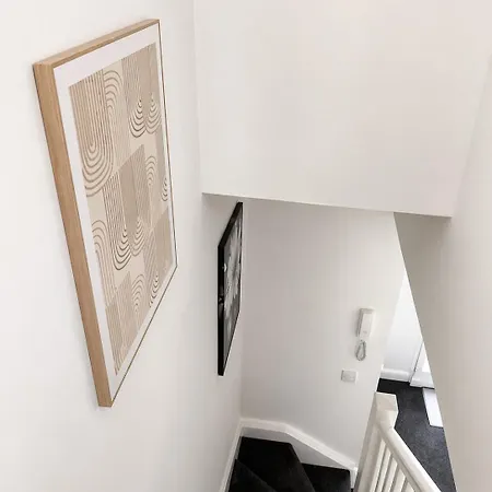 Stylish 1br Retreat Near Centre