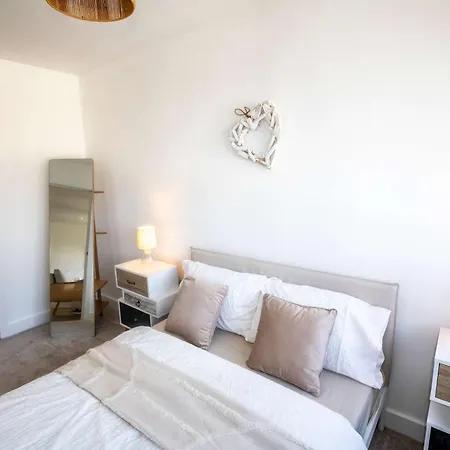 Zeni Alexandra Rise Two Bed Flat アパート マンチェスター