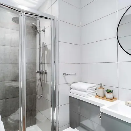 Modern 3bed Flat In W Security Apartmán *
