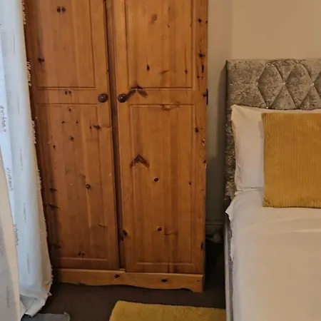 Chan's Springfield Guest house Manchester