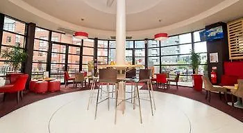 Hostal Yha *