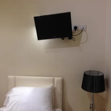 Hotell Lower Turks Head 3*
