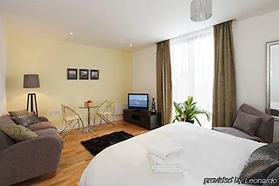 Cove Minshull Street Apartmanhotel 4*
