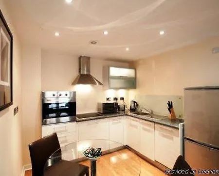 Cove Minshull Street 4*