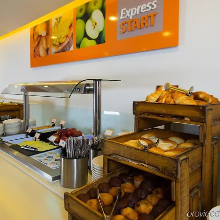 Express Manchester - Salford Quays By Ihg Hotel 3*