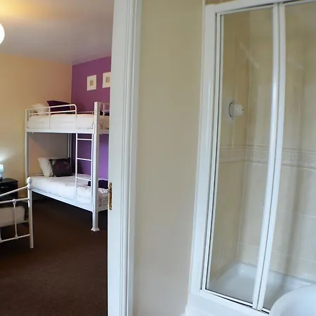 Πανσιόν Schuster House