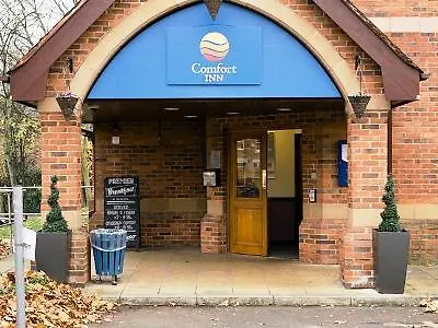 ホテル Comfort Manchester North ミドルトン