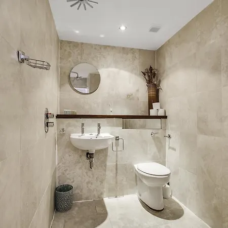 Express Building Apartment *