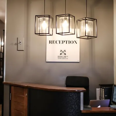 High Street Townhouse Aparthotel 4*