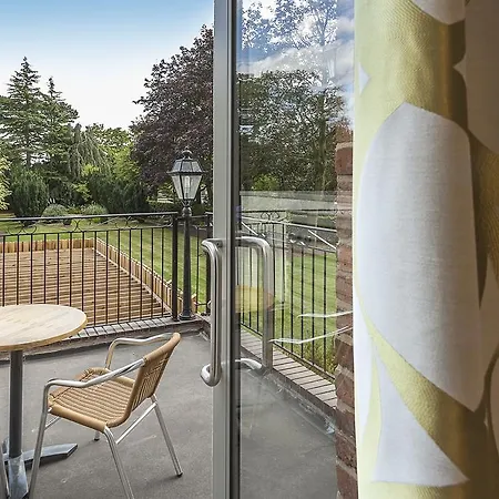 Western Pinewood Manchester Airport-wilmslow 4*