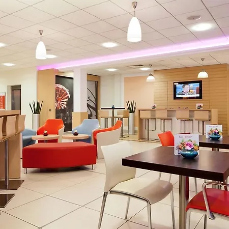 Ibis Centre 96 Portland Street 3*