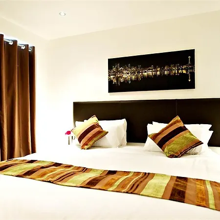 By Marriott Piccadilly Hotel