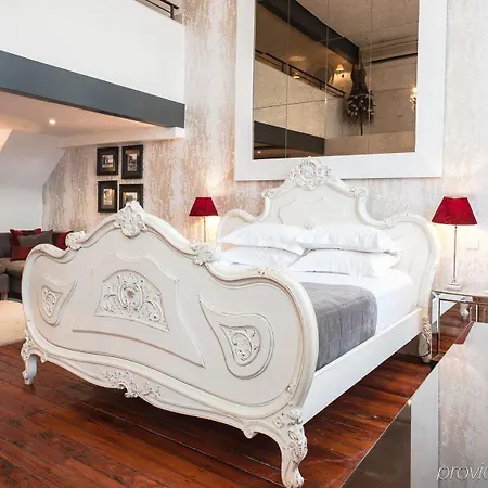 Great John Street 4*