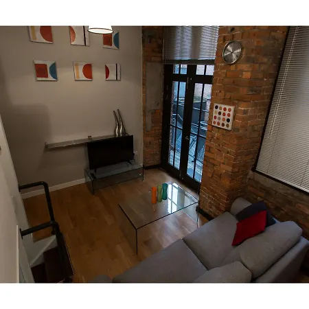 Stylish 2-bedroom Flat In Central *